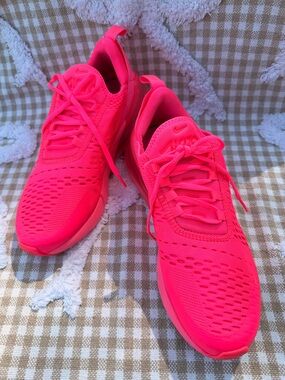 Women’s Pink Nike Air Max 270